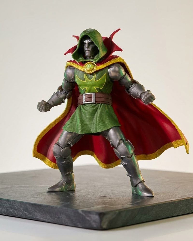 Marvel Legends Series Emperor Doom 6-Inch Action Figure